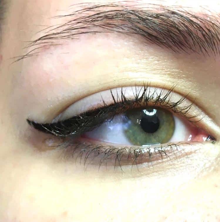 Permanentný make-up očných liniek